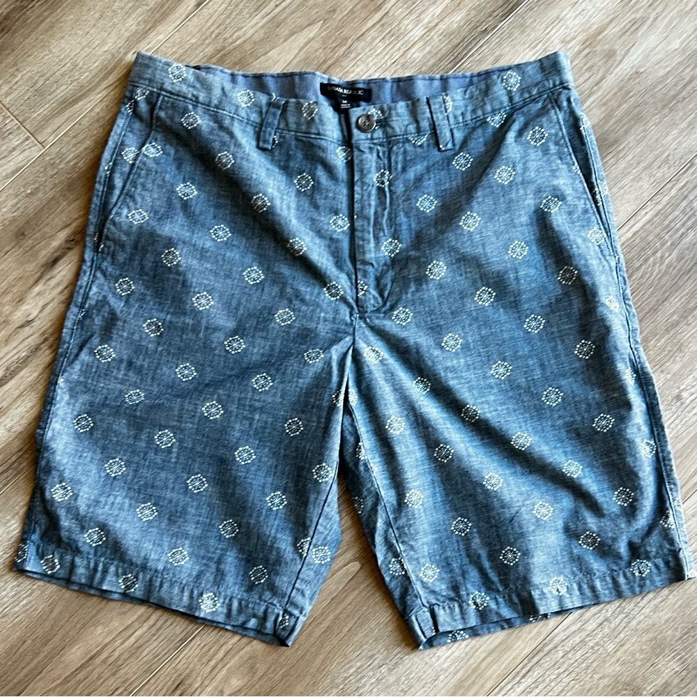 J Crew men’s blue chambray walking short excellent condition size 34